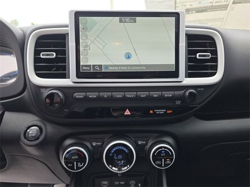 New 2025 Hyundai Venue Limited image 18