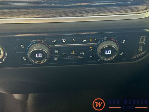 Used 2022 Chevrolet Silverado 1500 LT AWD/4WD image 19