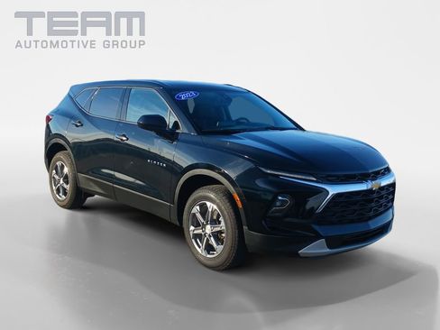 Used 2023 Chevrolet Blazer LT image 1