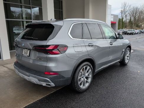New 2026 BMW X5 xDrive50e w/ Premium Package image 3