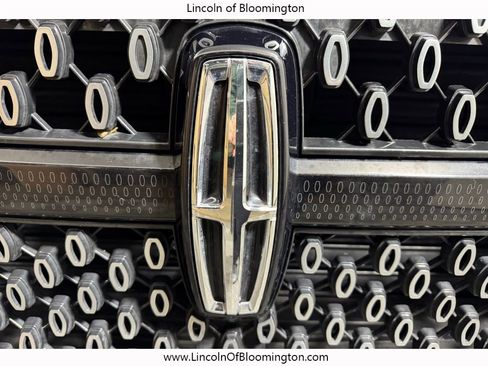 Used 2025 Lincoln Navigator Reserve image 11