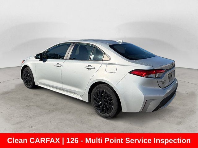 Used 2022 Toyota Corolla LE FWD image 2