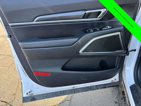 Used 2025 Kia Telluride S image 9