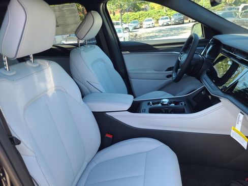 New 2025 Jeep Wagoneer S Limited image 28