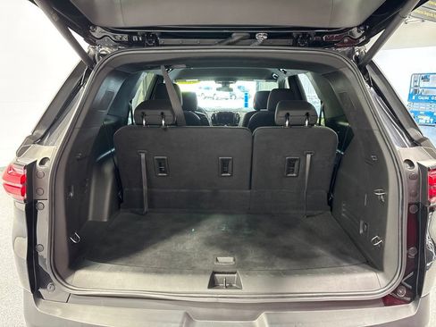 Used 2023 Chevrolet Traverse LT AWD/4WD image 37