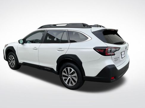 Certified 2025 Subaru Outback Premium image 3