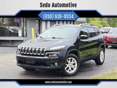 Used 2016 Jeep Cherokee Latitude w/ Comfort & Convenience Group AWD/4WD image 1