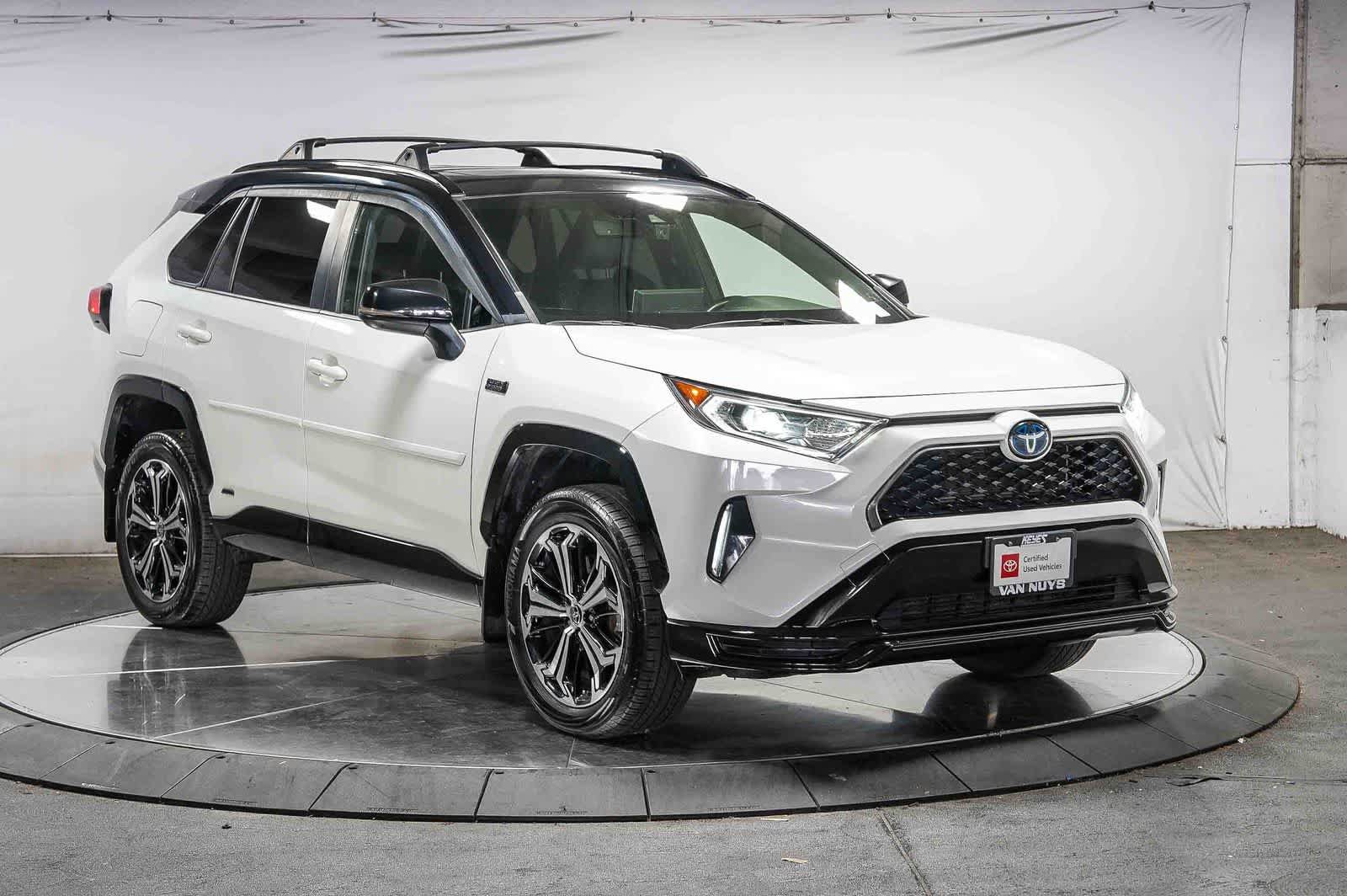 Certified 2021 Toyota RAV4 XSE w/ Weather Package AWD/4WD image 5
