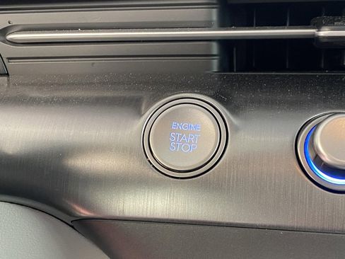Used 2025 Hyundai Kona SEL FWD image 27