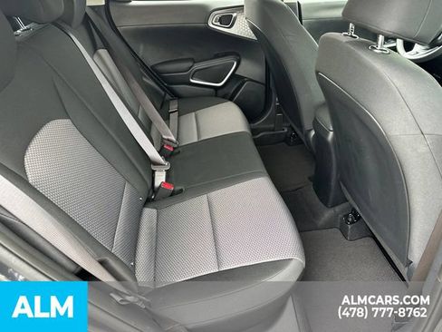 Used 2025 Kia Soul LX w/ LX Technology Package FWD image 17