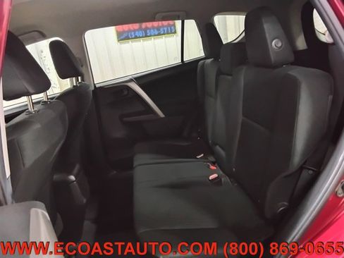 Used 2018 Toyota RAV4 LE AWD/4WD image 13