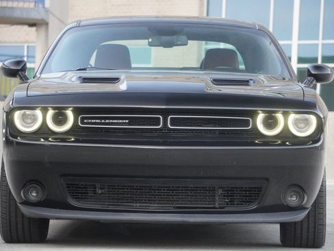 Used 2017 Dodge Challenger SXT image 22