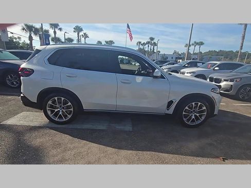 Certified 2025 BMW X5 xDrive50e w/ Premium Package image 36