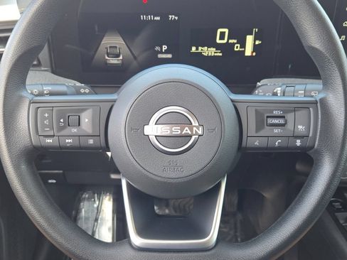 Used 2025 Nissan Kicks SV w/ SV Premium Package FWD image 32