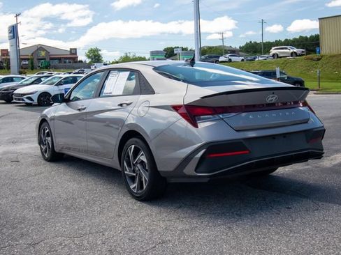 Certified 2025 Hyundai Elantra Sport FWD image 6