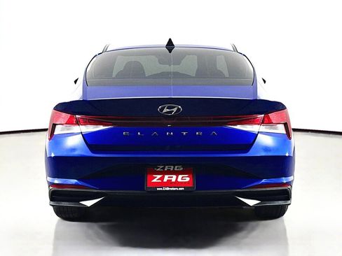 Used 2021 Hyundai Elantra SEL w/ Convenience Package FWD image 4