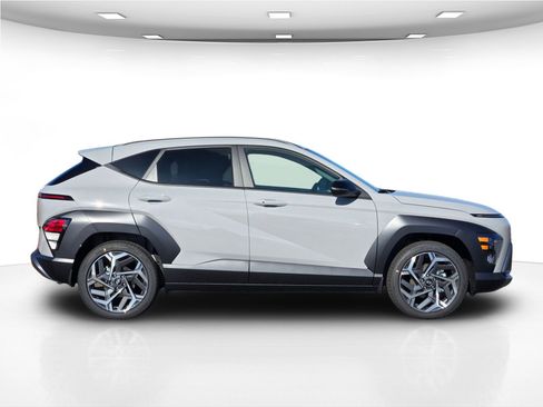 New 2026 Hyundai Kona SEL Premium image 9