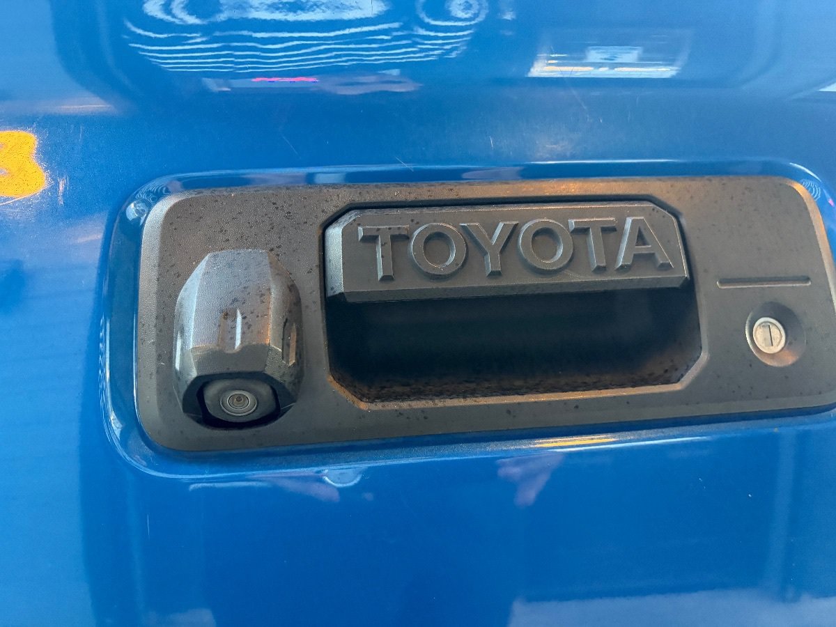 Used 2017 Toyota Tacoma TRD Sport w/ Tow Package (A/T) AWD/4WD image 23