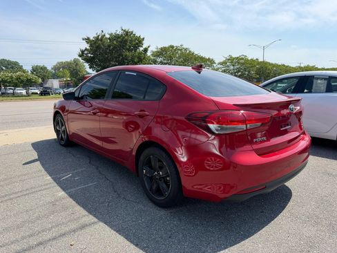Used 2018 Kia Forte S FWD image 3