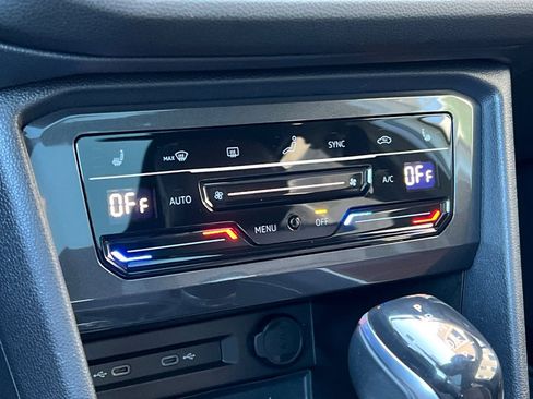 Used 2023 Volkswagen Tiguan SEL R-Line image 21