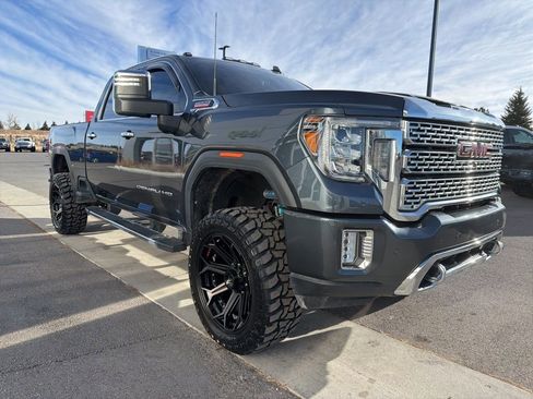 Used 2020 GMC Sierra 2500 Denali w/ Denali Ultimate Package image 12