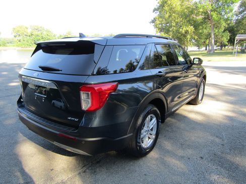 Used 2023 Ford Explorer XLT w/ Equipment Group 202A AWD/4WD image 4