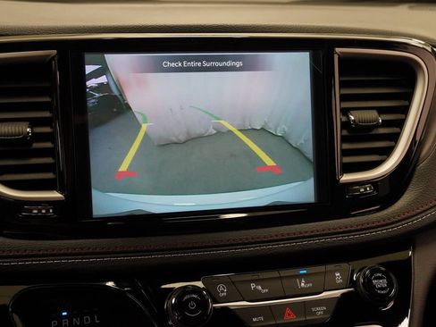 New 2027 Chrysler Pacifica Select AWD/4WD image 25