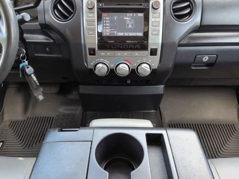 Used 2017 Toyota Tundra SR RWD image 18