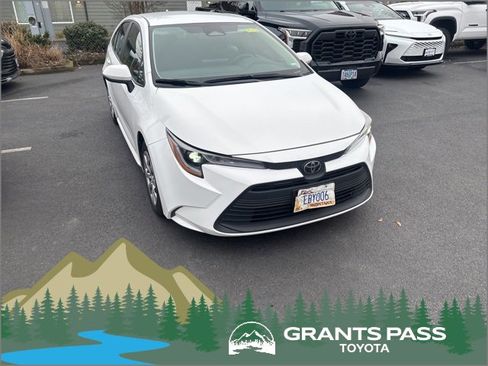 Used 2023 Toyota Corolla LE image 1