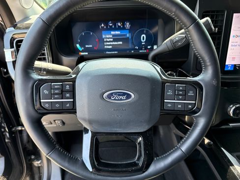 Used 2024 Ford F250 Lariat w/ Lariat Ultimate Package AWD/4WD image 12