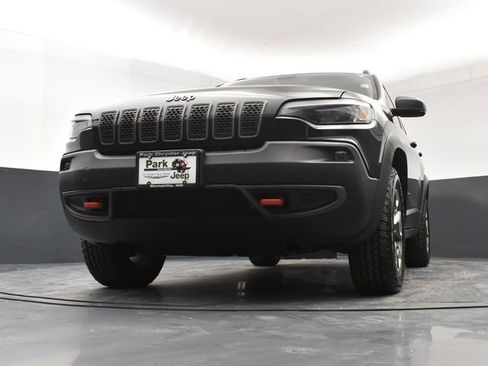 Used 2019 Jeep Cherokee Trailhawk w/ Cold Weather Group image 20