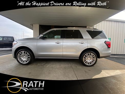 Used 2023 Ford Expedition Limited image 6