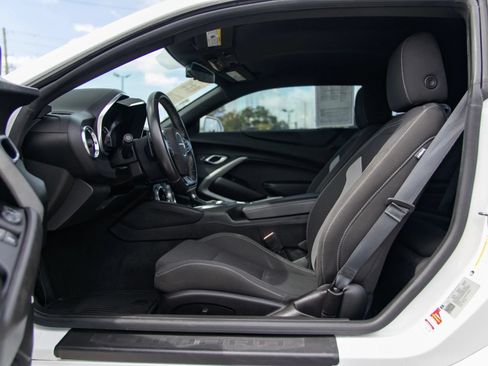 Used 2021 Chevrolet Camaro LT w/ Technology Package RWD image 20