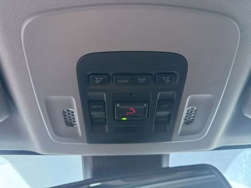 Used 2024 Toyota Camry SE w/ Convenience Package image 33