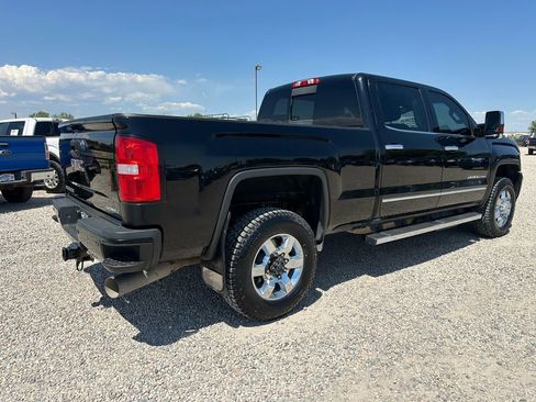 Used 2018 GMC Sierra 3500 Denali image 11