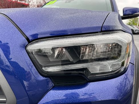 Certified 2023 Toyota Tacoma TRD Off-Road w/ TRD Premium Off Road Package AWD/4WD image 9