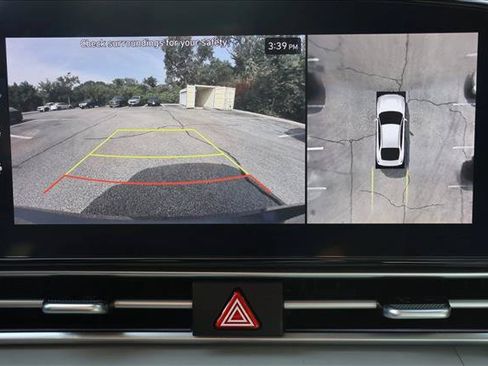 Certified 2024 Hyundai Elantra Limited FWD image 18