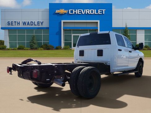 Used 2023 RAM 3500 Tradesman w/ Chrome Appearance Group AWD/4WD image 8