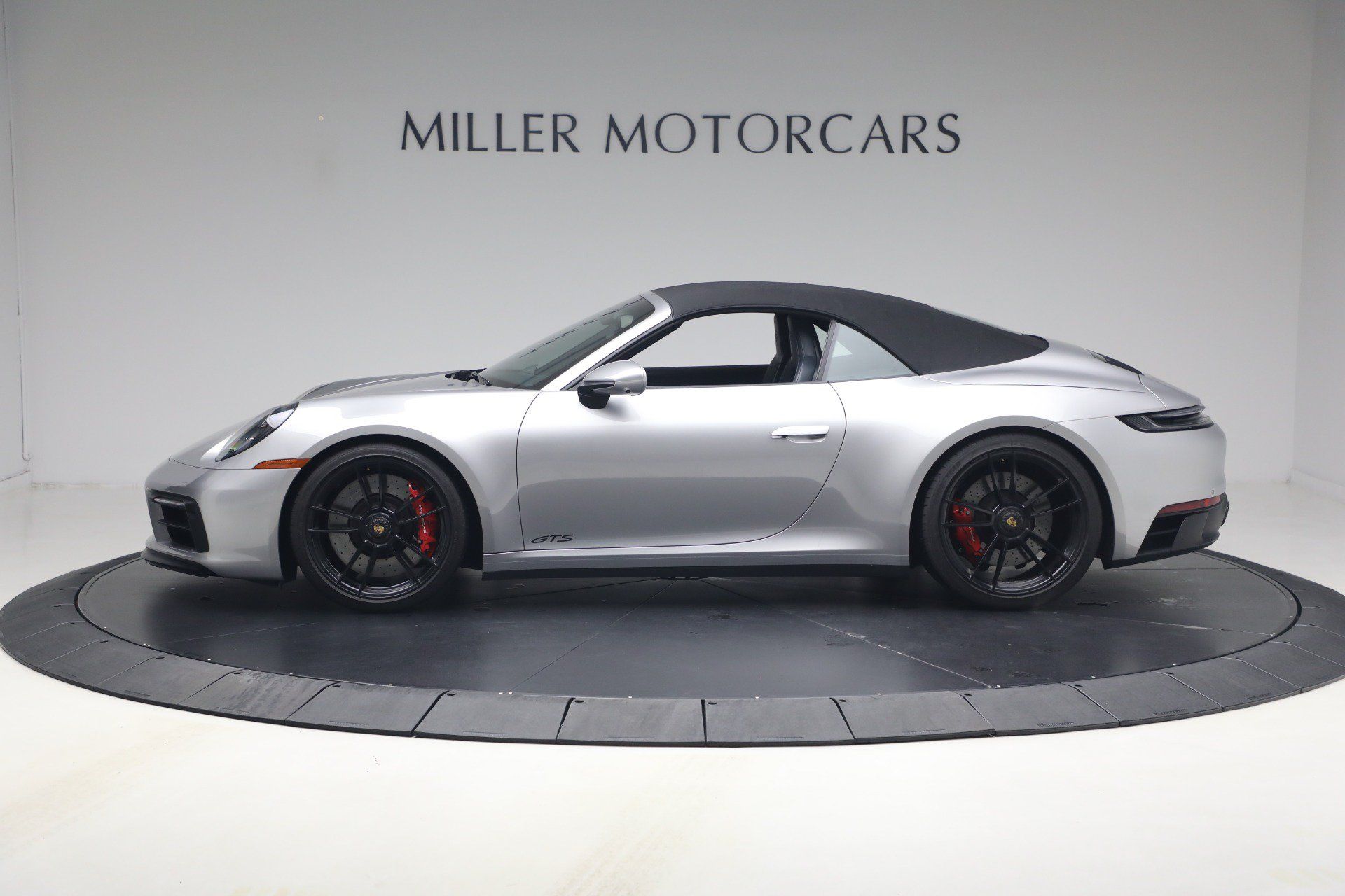 Used 2024 Porsche 911 Carrera GTS RWD image 25