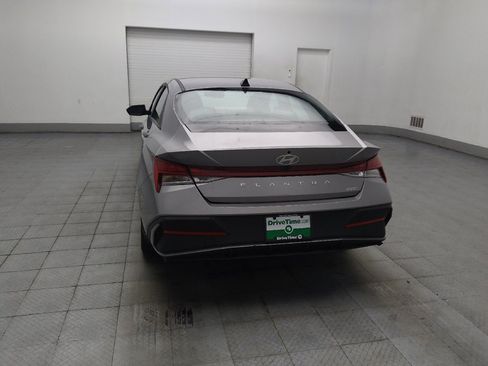 Used 2025 Hyundai Elantra Hybrid FWD image 6