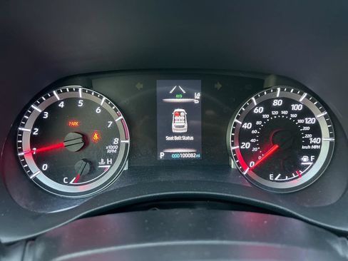 Used 2021 Toyota Highlander LE FWD image 22