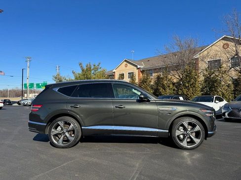 Certified 2025 Genesis GV80 2.5T Prestige image 2
