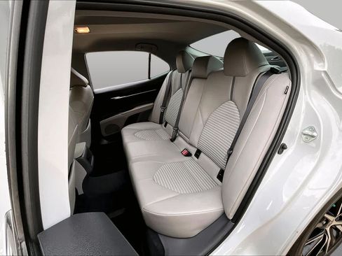 Used 2022 Toyota Camry SE FWD image 20