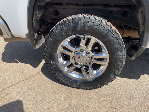Used 2021 Chevrolet Silverado 2500 LT w/ Z71 Off-Road Package AWD/4WD image 40
