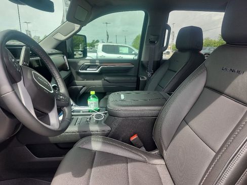 Used 2026 GMC Sierra 2500 Denali AWD/4WD image 12