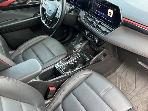 Used 2024 Chevrolet TrailBlazer RS w/ Convenience Package image 16