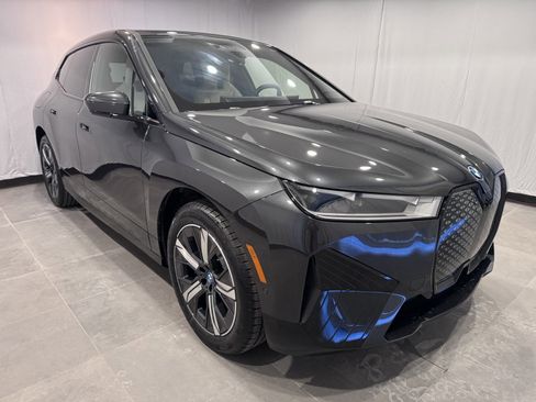 Used 2025 BMW iX xDrive50 w/ Premium Package image 3