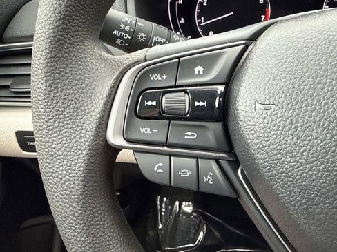 Used 2019 Honda Accord EX image 22