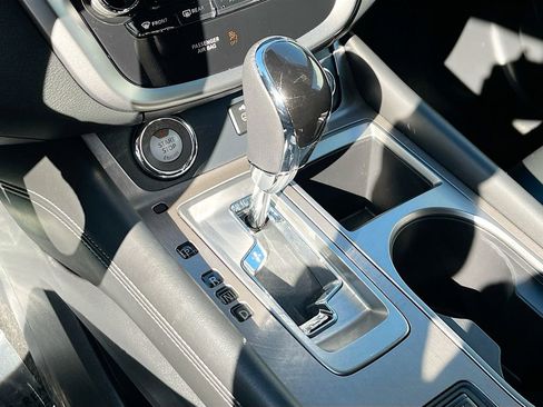 Used 2024 Nissan Murano SV image 17