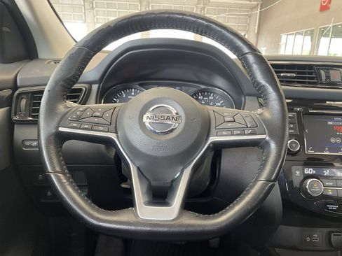 Certified 2022 Nissan Rogue Sport SV image 13